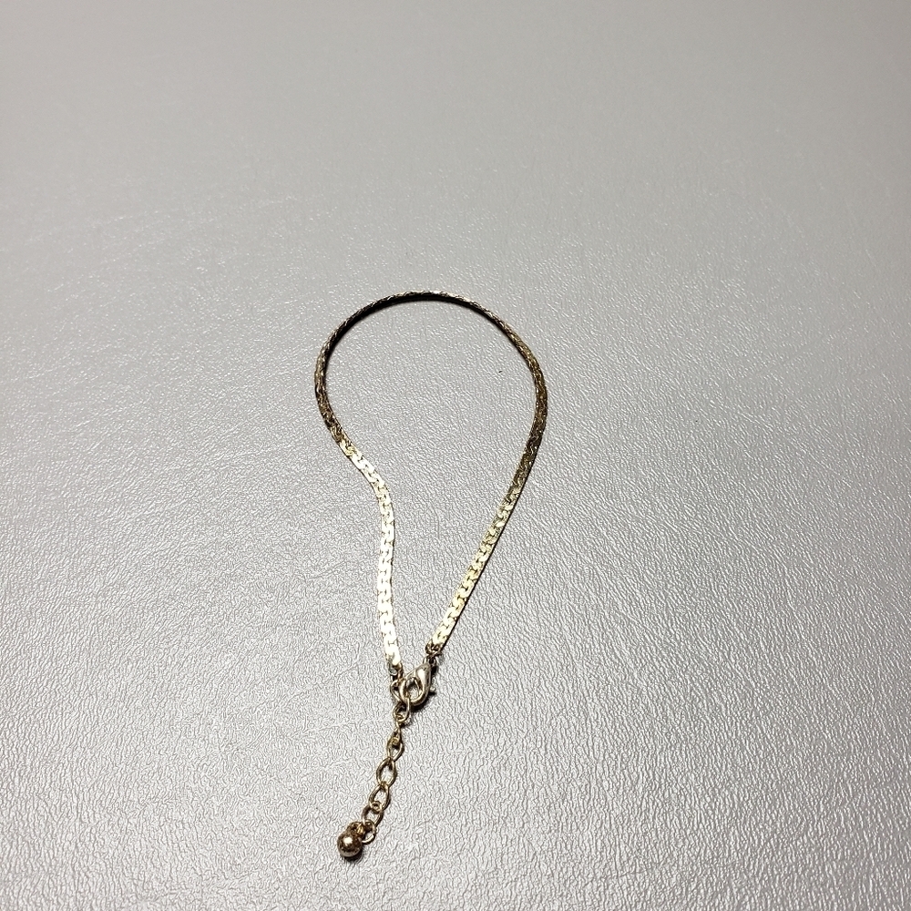 gold tone basic bracelet - Picture 4 of 4